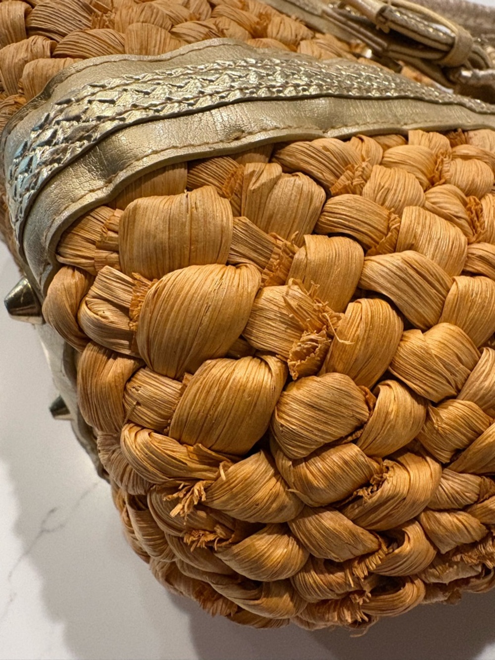 XOXO Corn Husk Straw Handbag - Picture 6 of 16